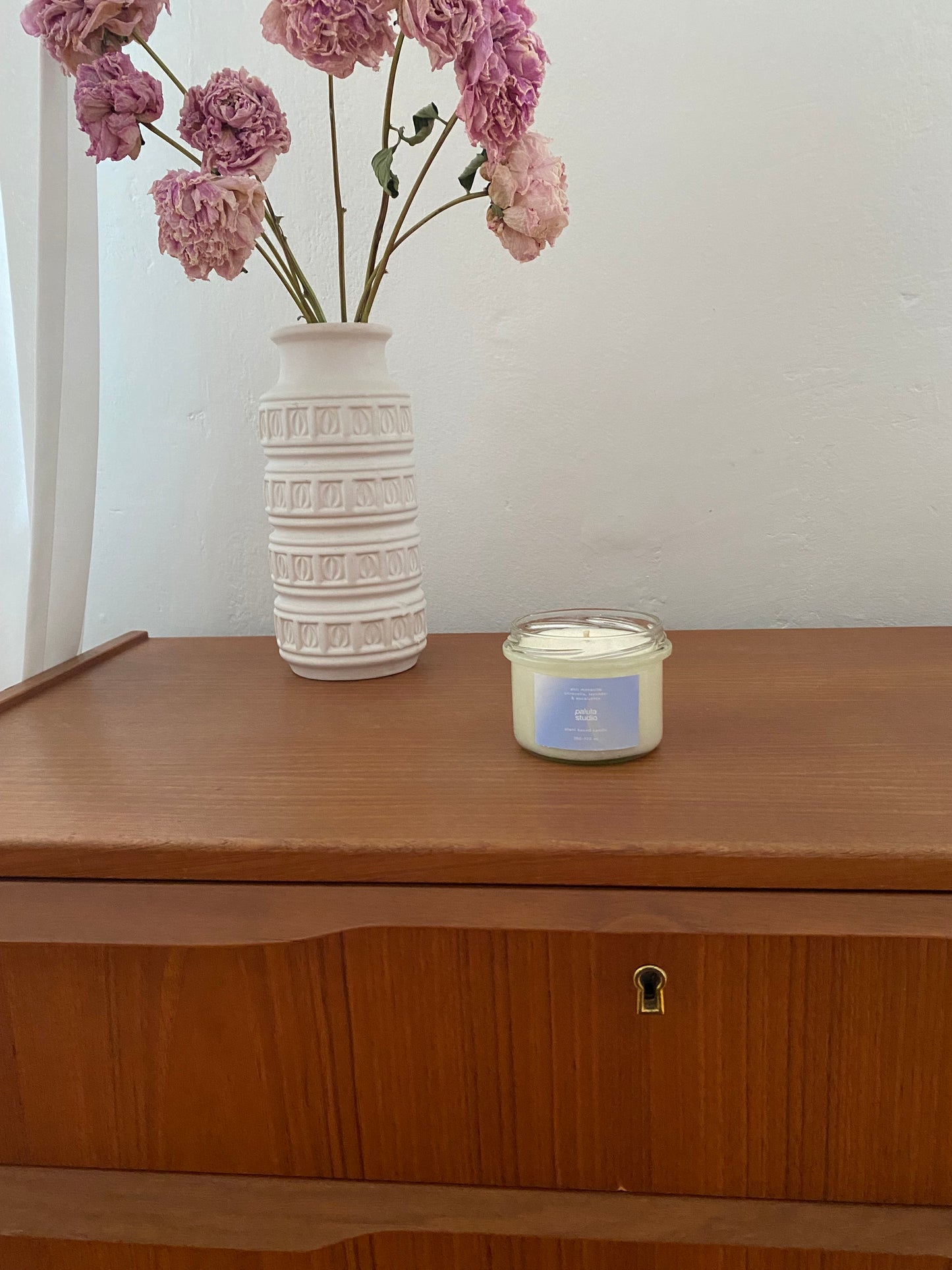 Na komary: cytronela, lawenda i eukaliptus - świeca sojowa w dwóch kolorach